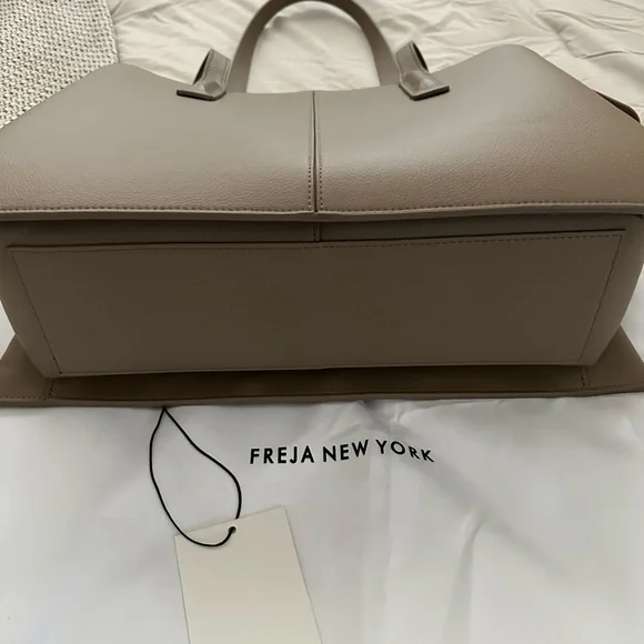 Freja Paloma Tote - Taupe - Picture 7 of 9